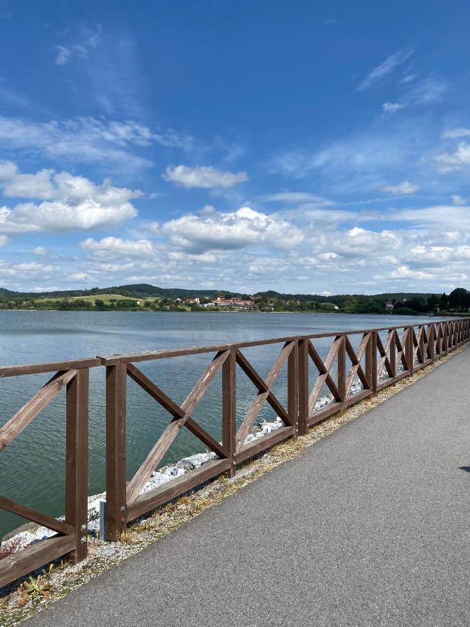 Apartman Na Brehu Lipna Černá v Pošumaví エクステリア 写真