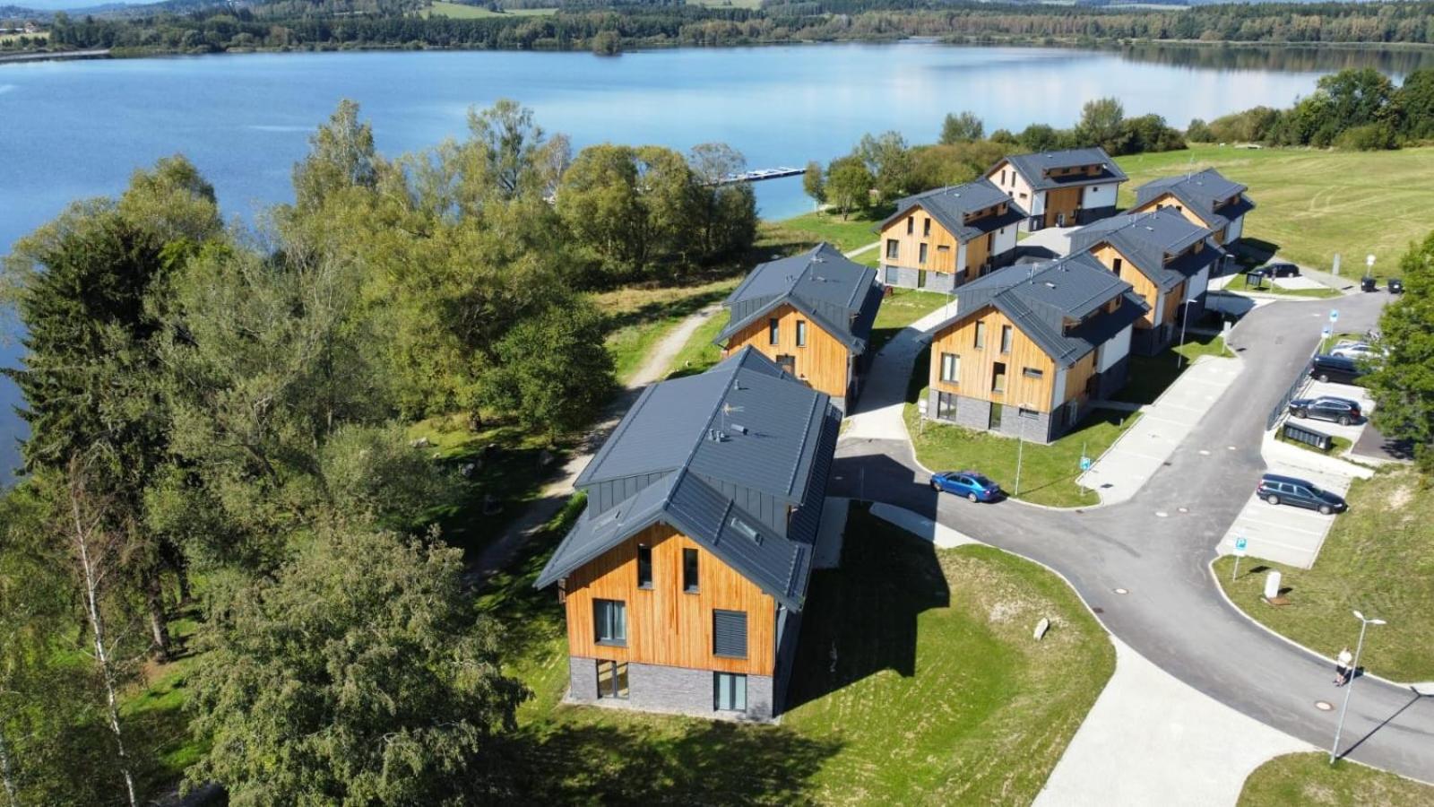 Apartman Na Brehu Lipna Černá v Pošumaví エクステリア 写真