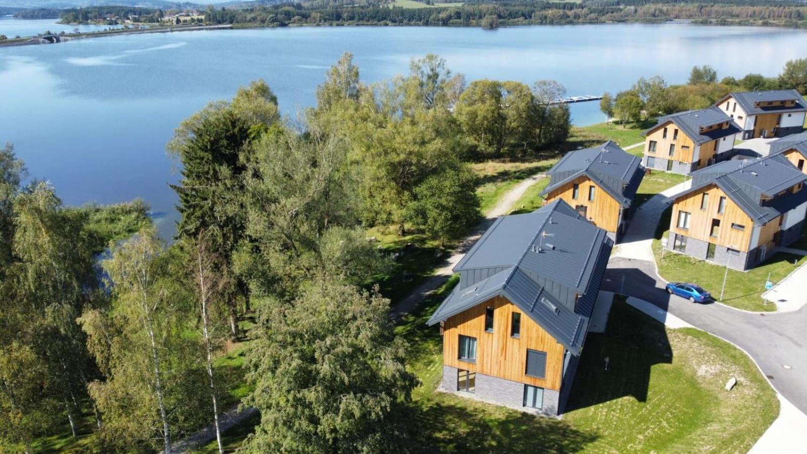 Apartman Na Brehu Lipna Černá v Pošumaví エクステリア 写真