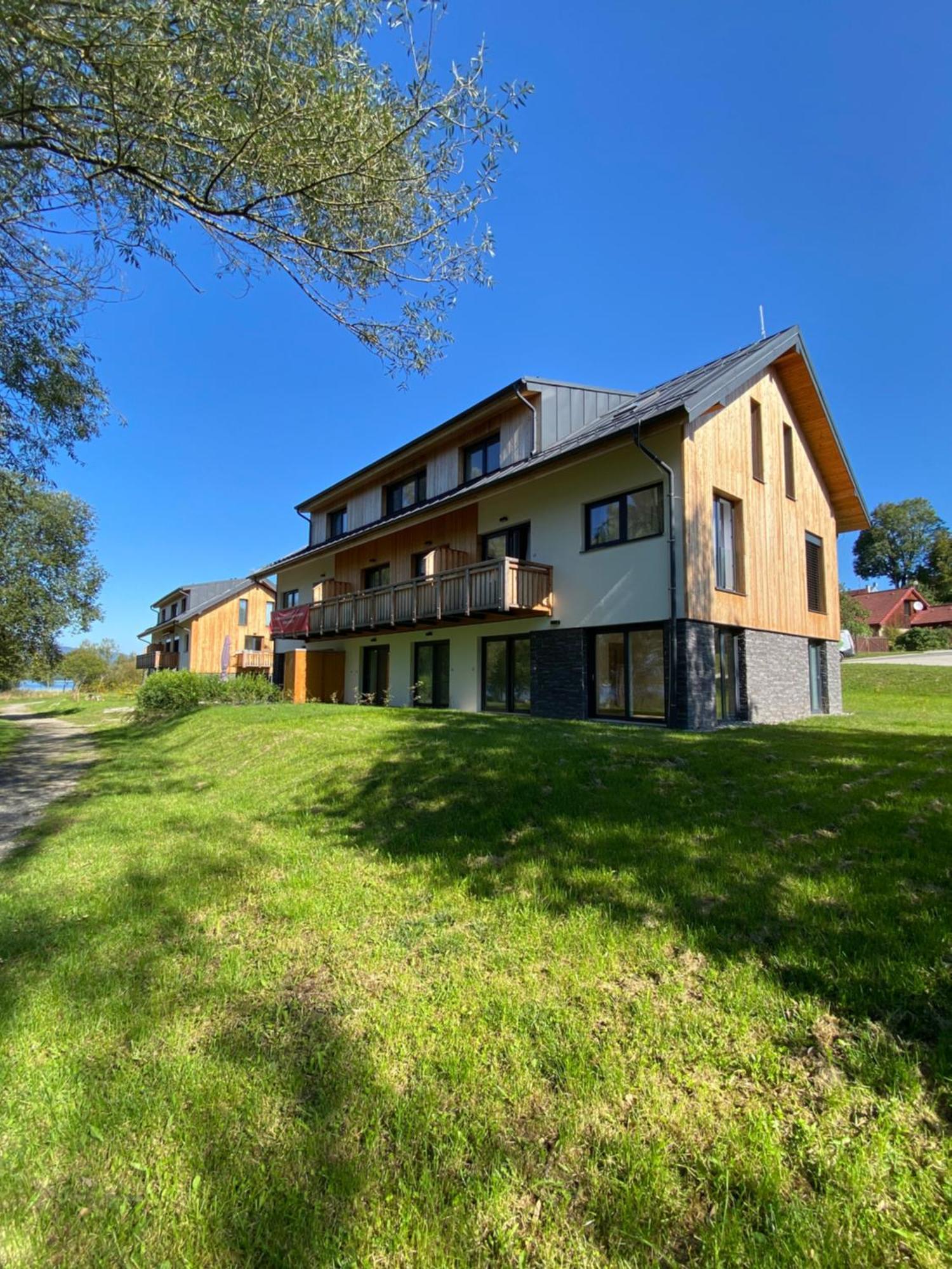 Apartman Na Brehu Lipna Černá v Pošumaví エクステリア 写真