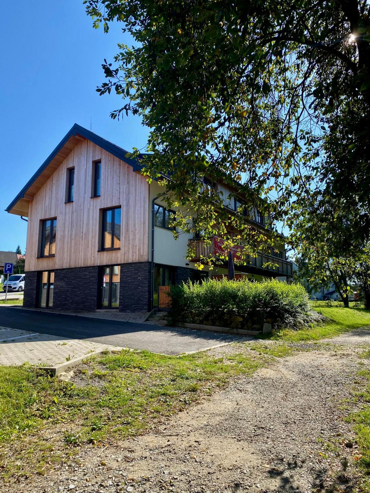 Apartman Na Brehu Lipna Černá v Pošumaví エクステリア 写真